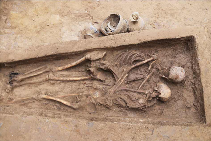 Trong ngôi mộ Bắc Ngụy chứa hai hài cốt trong tư thế ôm nhau