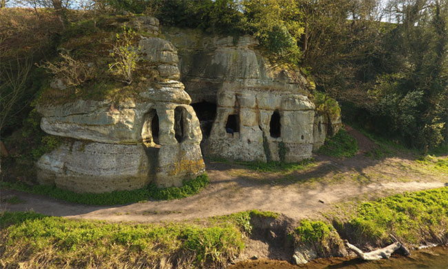 Ngôi nhà hang động cổ xưa nhất nước Anh