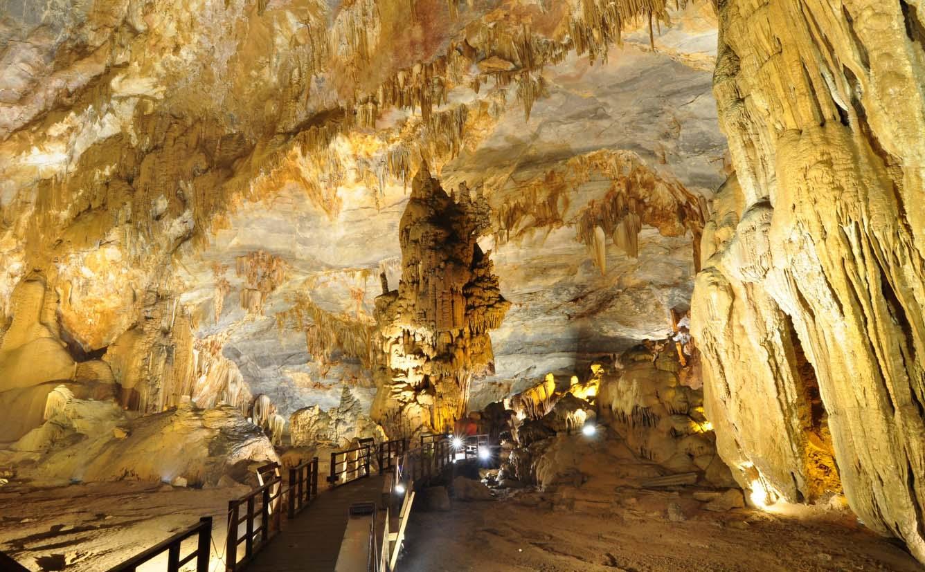 Thạch nhũ trong các hang động được hình thành như thế nào?